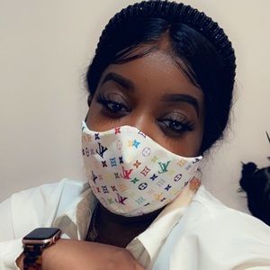 Meet your Posher, Leeann